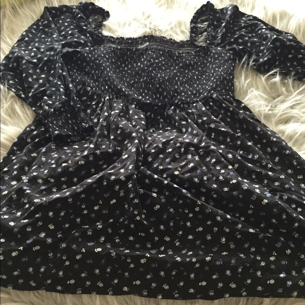 NWOT Off the shoulder blouse